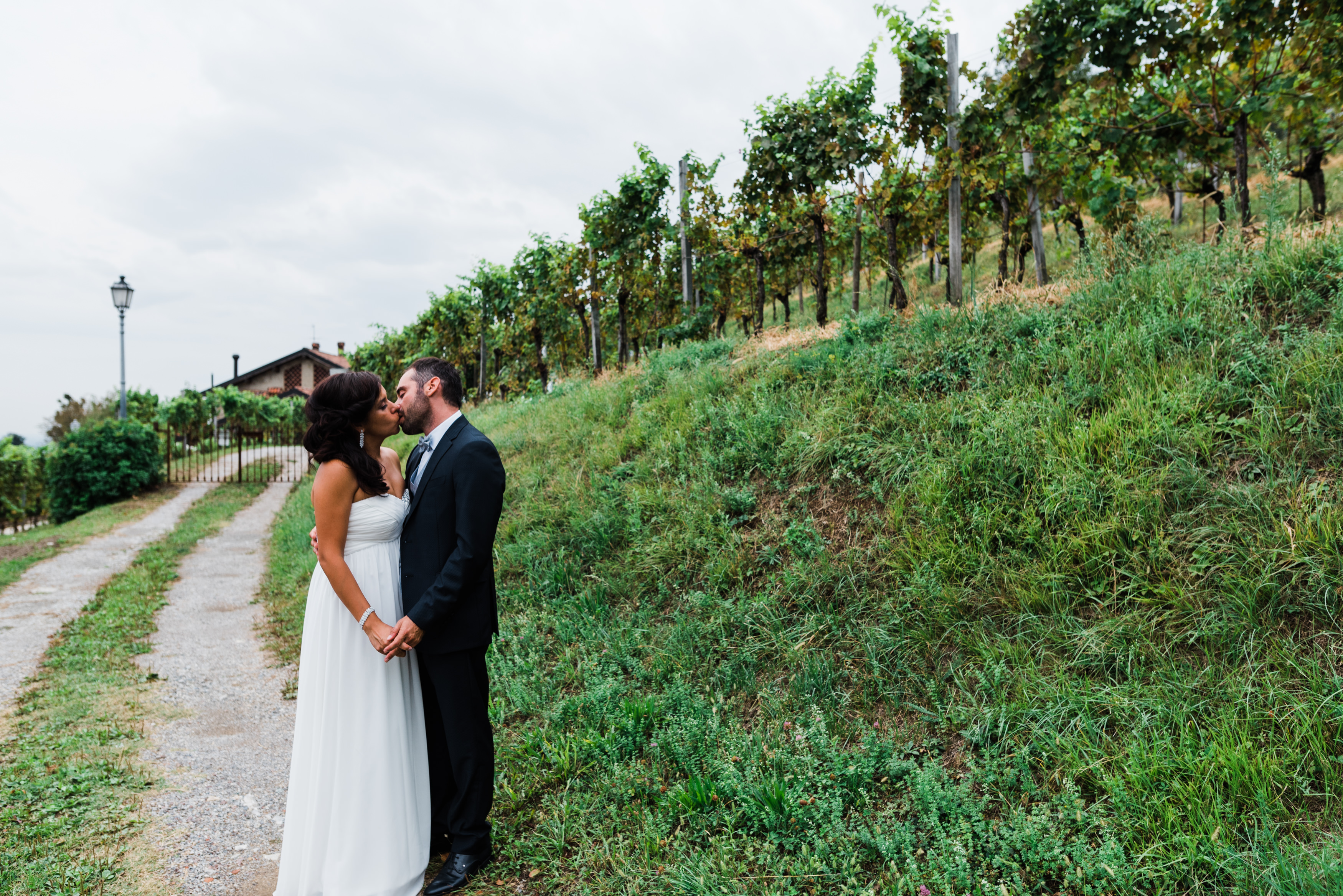 Wedding in Montevecchia, Matrimonio in Montevecchia. Wedding Italo-Mexical, Wedding in Italy with wine and Mariachi
